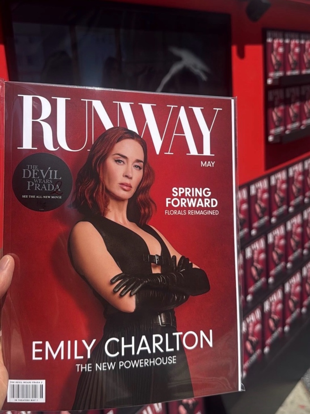 2026 MINT The Devil Wears Prada 2 Movie Runway MAY Magazine Collectors Advance - Picture 4 of 5